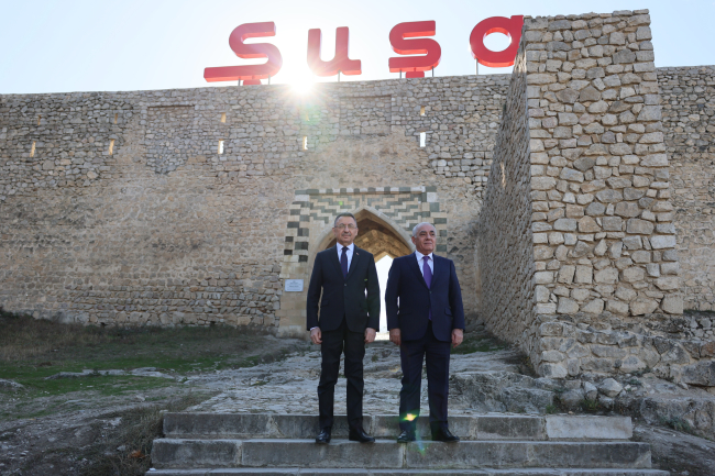 Cumhurbaşkanı Yardımcısı Oktay Şuşa'yı ziyaret etti